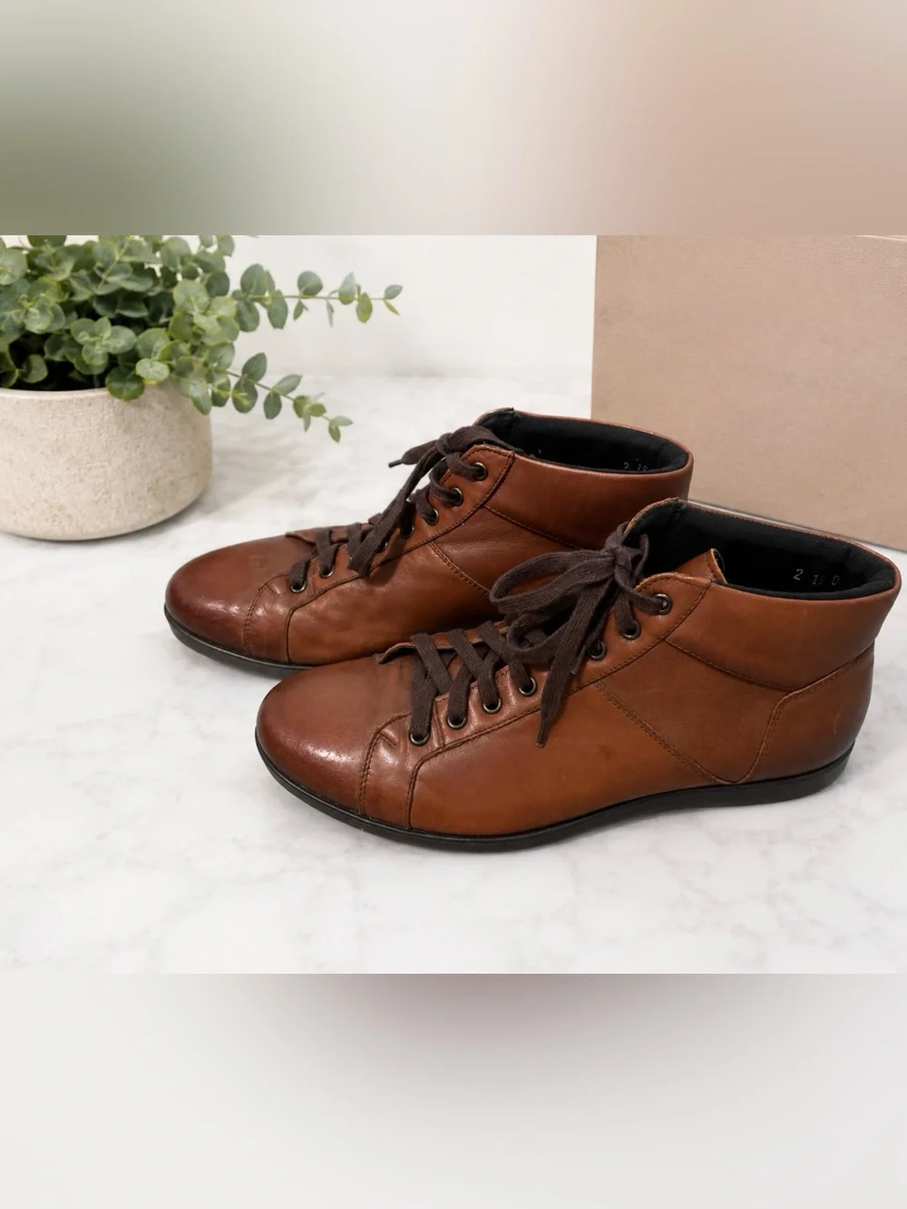 Rylko Men's Brown Leather Lace-Up Chukka Boots